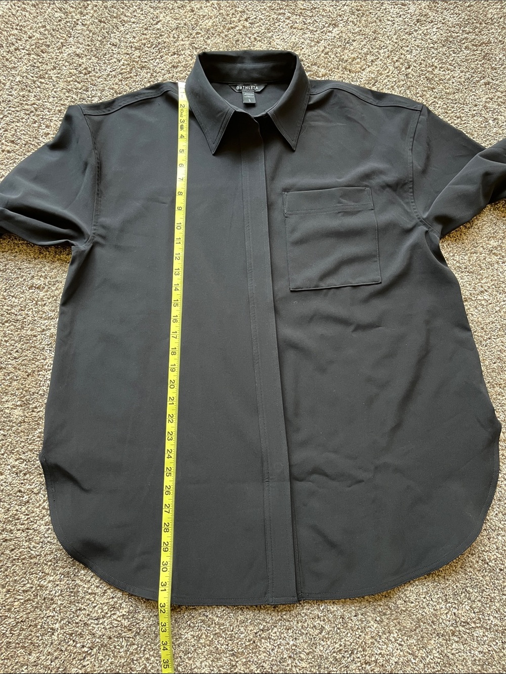 Athleta MVP Button Down
High-performance Tech Twill fabric in an oversized fit L - Picture 9 of 14